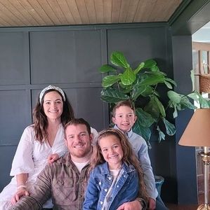 Meet your Posher, Liana